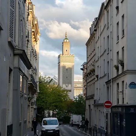 Apartment Comfortable & Peaceful Apartment - Paris Quartier Latin - Newly Renovated Paris